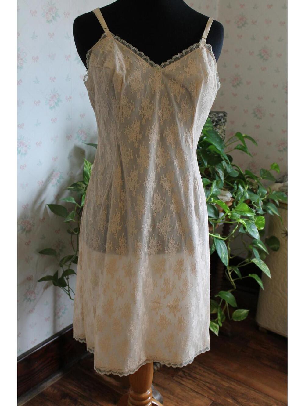 Vintage 1960s Vanity Fair All Lace Nylon Tricot Full Slip, 34 Small